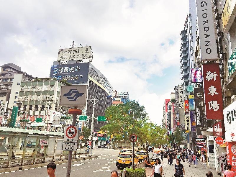 捷運東門站鄰近永康街商圈，生活機能便利。