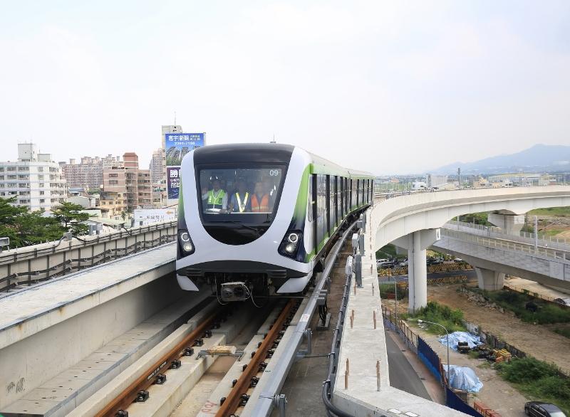 台中捷運綠線整體進度已達72%，預計明年底試營運，109年全線通車。圖為台中捷運車廂內部(圖／取自台中市新聞局網站)