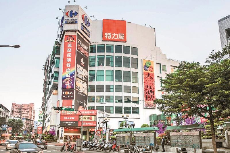 「創活新天地-悠樂市」近家樂福商圈，生活機能完善無需等待。(業者提供)