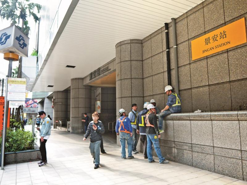 捷運景安站可快速連結至台北市區，以及串聯蘆洲、新莊生活圈。