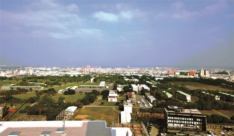 台南永康砲校一期遷建計畫已啟動，砲校遷建規劃永康創意園區、中央公園計畫等，可望帶動永康房市蓬勃成長。