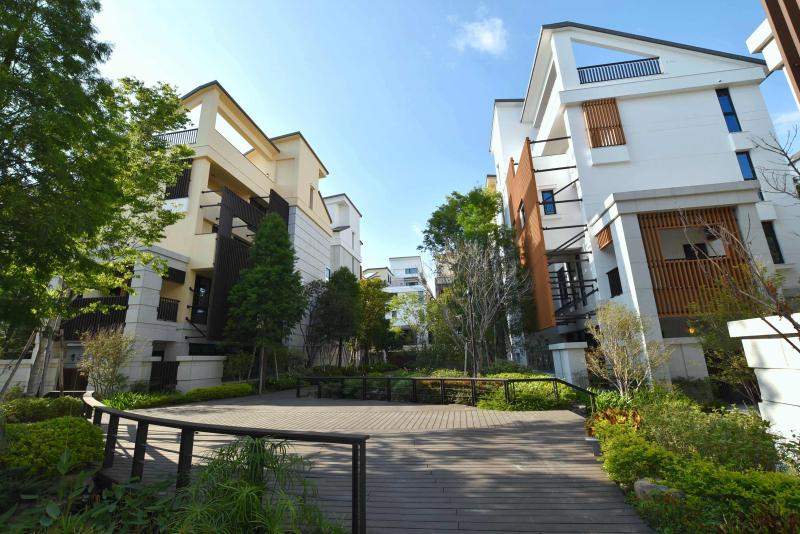 國揚集團台南市台史博館特區的「翡翠森林3」透天別墅社區案，業者善用社區休閒會館資源，陸續舉辦多場社區活動與講座，結合上萬坪社區植栽綠美化，營造出花園別墅般的居住氛圍。