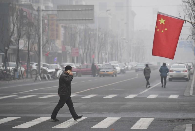 隨著貿易戰衝擊經濟前景，中國開發商紛紛削減房價促銷。（法新社）