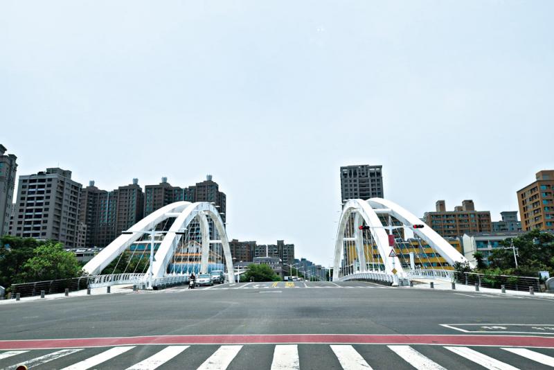 透過中都願景橋，連通中都與美術館園區，形成大生活圈發展態勢。