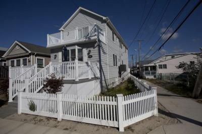 升息提高借貸利率 美國房市、車市遭殃 