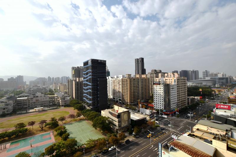 北高雄博愛特區、農16與美術館園區的豪宅大樓市場，年節預期看屋反應熱絡。