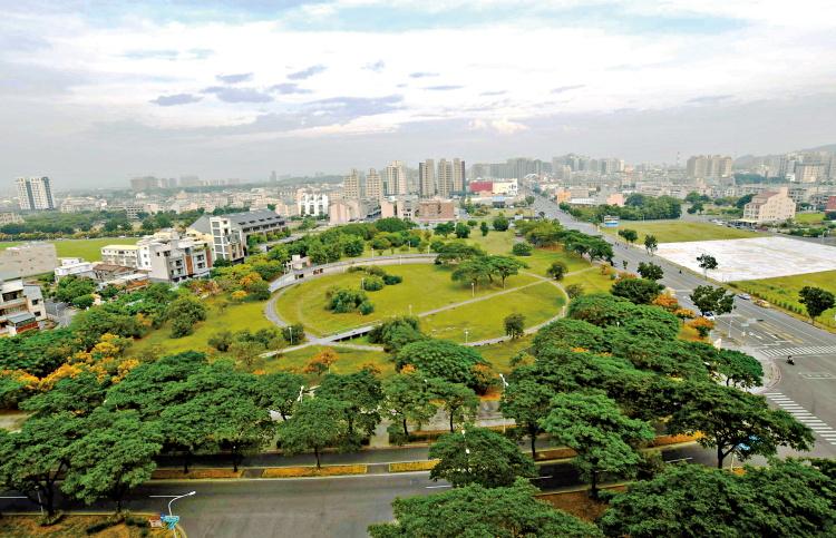 藍田公園的景觀優美，絕佳的綠意環境，吸引換屋族陸續進駐。