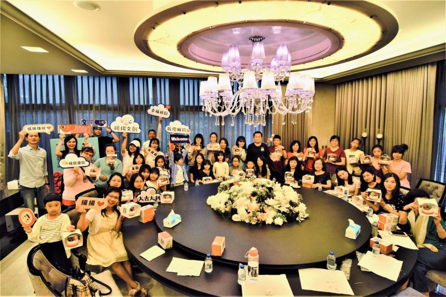 城揚建設「博愛綻」也推出手工香皂蛋糕課程，獲得住戶熱烈響應。（圖：業者提供）