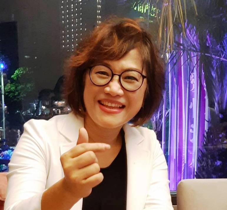 負責銷售的上揚國際高雄業三處總經理黃惠玲表示，從8月潛銷期至今日正式公開以來，預約己達百戶，正因基地位於高雄唯一的景觀愛河第一排，除吸引許多高雄在地客之外，也吸引外地客及特地來台灣置產的香港與日本等外藉買家，相當看好未來的發展性。