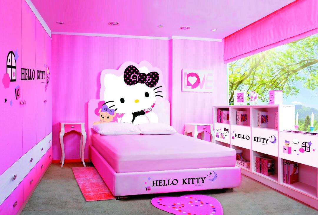 《Order Hello Kitty絨毛娃娃系列》有毛絨絨的Hello Kitty與泰迪熊陪伴，時尚魅力不分男女老少，如同家人在身邊呵護。(歐德集團提供)