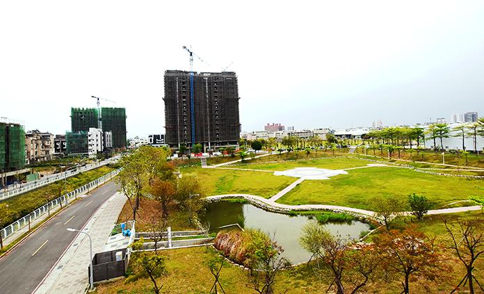 仁武84期重劃區水岸綠地優美環境，成為首購景觀大樓推案熱區。