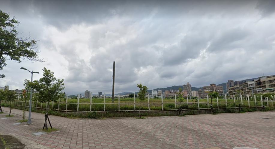 信義世貿三館地上權及南港土地兩大案拉高整體不動產氣勢。(翻攝自Google街景)