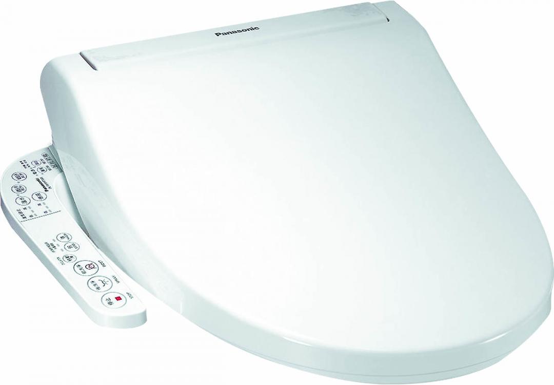 Panasonic溫水便座不僅讓老爸滿意，全家人也都可以用得到。(圖/燦坤3C提供)