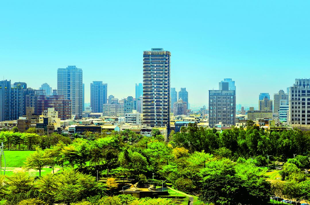 基地緊鄰萬坪文心森林公園，享有永久棟距視野。