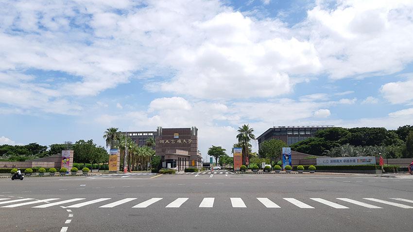 高雄大學的校區環境優美，成為居民休閒賞景好場域。