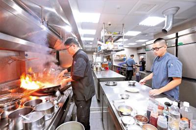 五星級服務搬進社區 食衣住行全都包