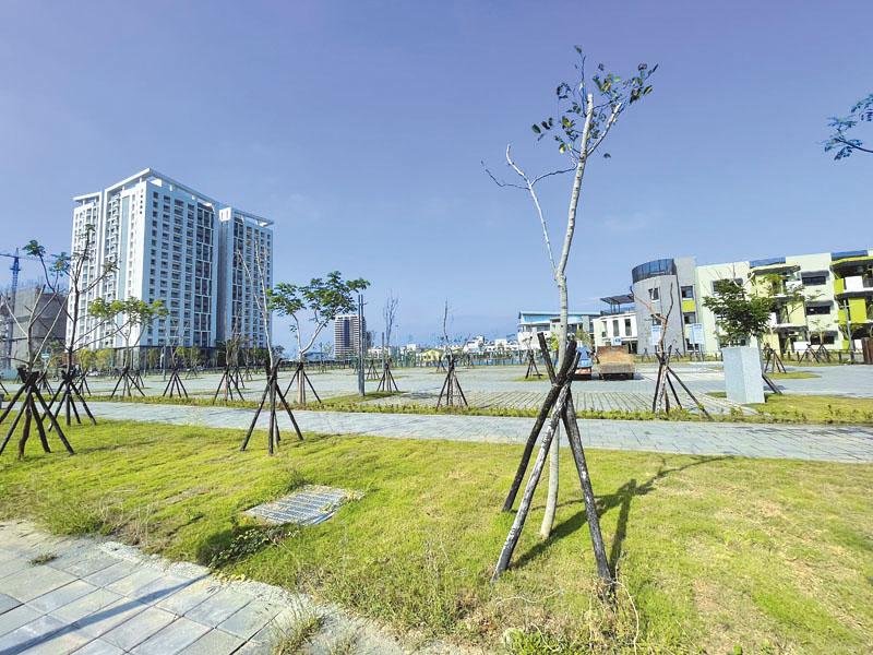 九份子國中小生活圈坐擁優美水景綠地，提供住戶充裕休閒賞景機能，帶動區域房市迅速成長，成為景觀大樓推案新重鎮。