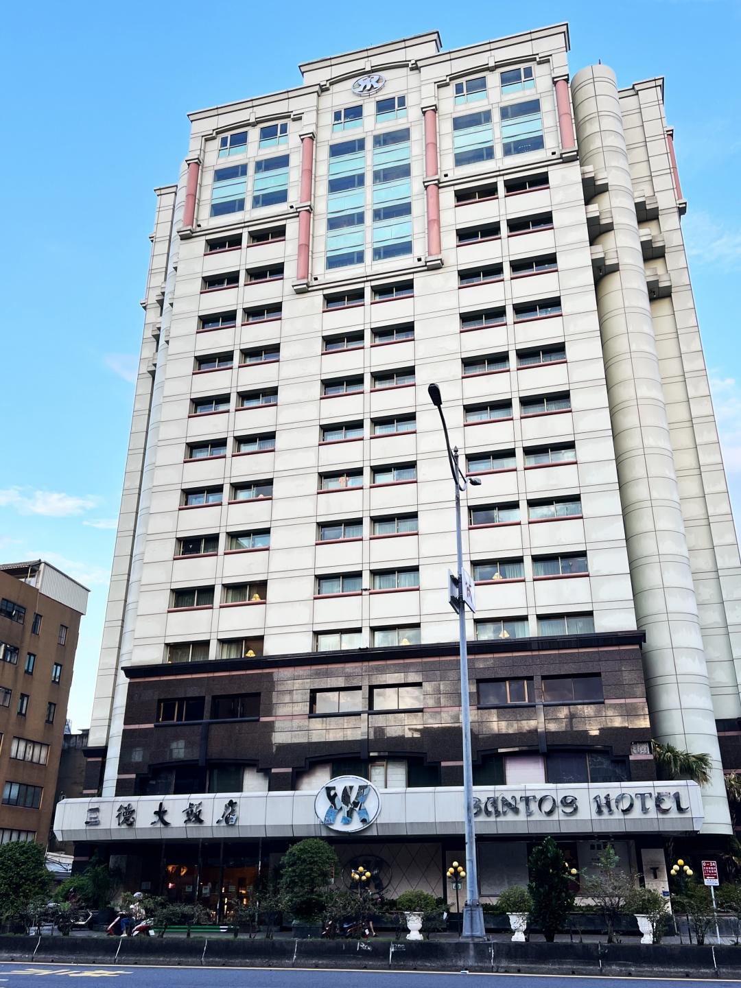 根據北市建管處資料，當前已核准619件危老改建，其中旅店建物占了13件。