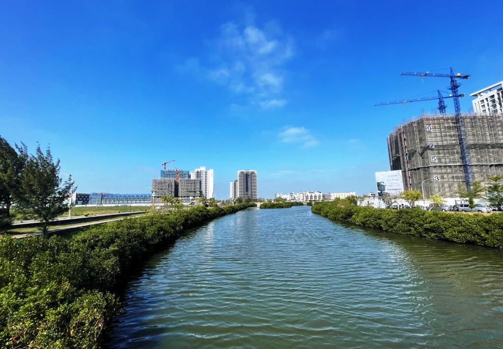 台南9月買賣移轉棟數前三大行政區，安南區再以357棟居全市之冠，本月包括九份子重劃區「水岸青」、「詠泉津」等新大樓合計約有百戶交屋。