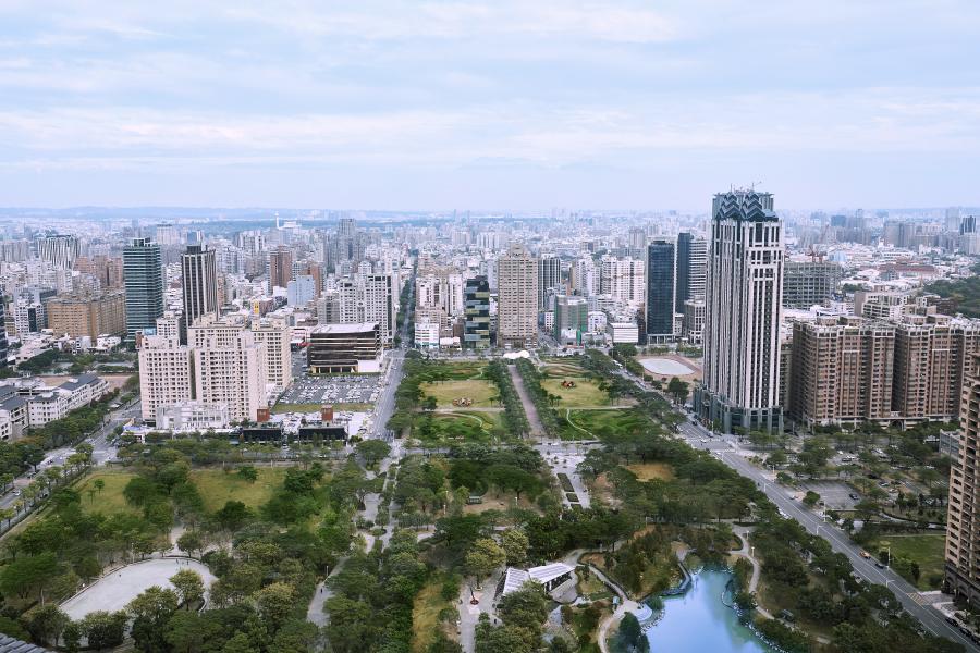 擁有落羽松、湖水以及大片綠地，高雄最美的公園「凹子底森林公園」。(圖：業者提供)