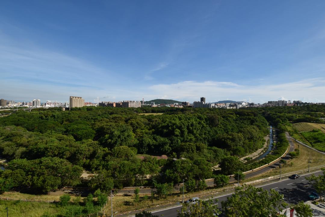 廣達30萬坪高雄都會公園，成為居民休閒、健身、賞景好去處。