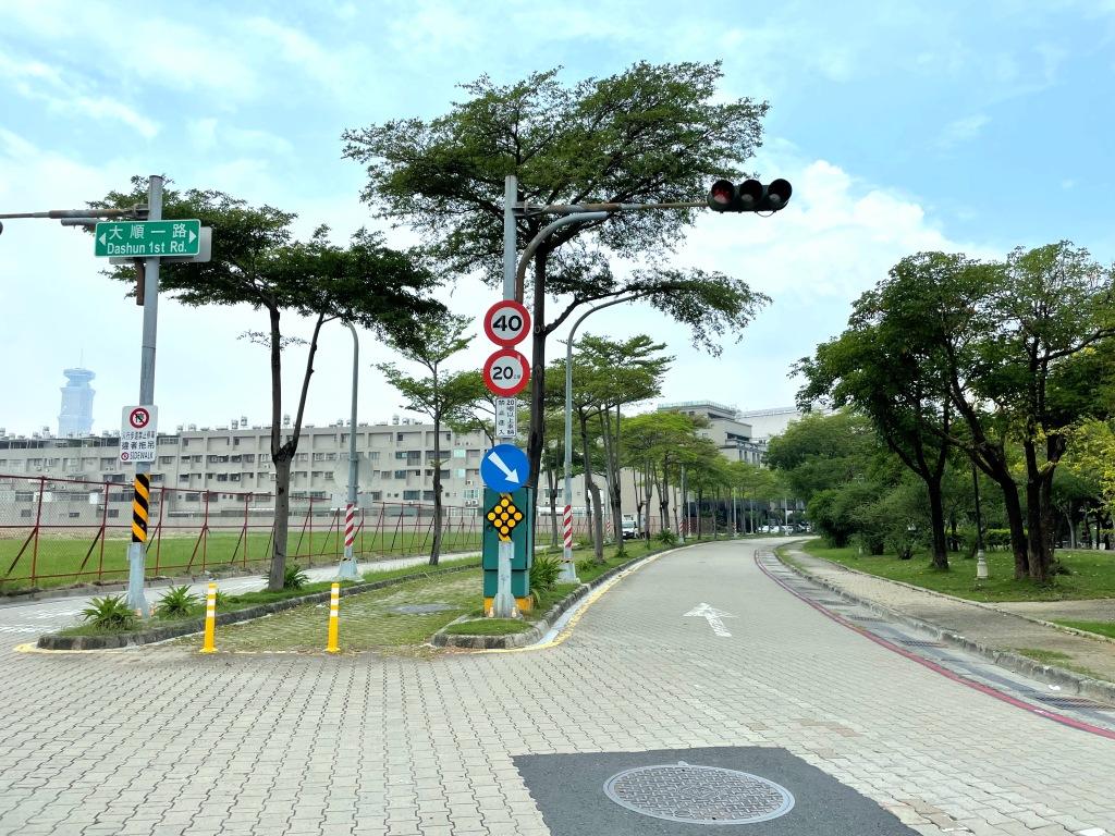 河堤南路東側與大順一路南側的上萬坪乙種工業用地，重劃後將分回近一半的特種商業區土地，行情可望站上200萬大關。