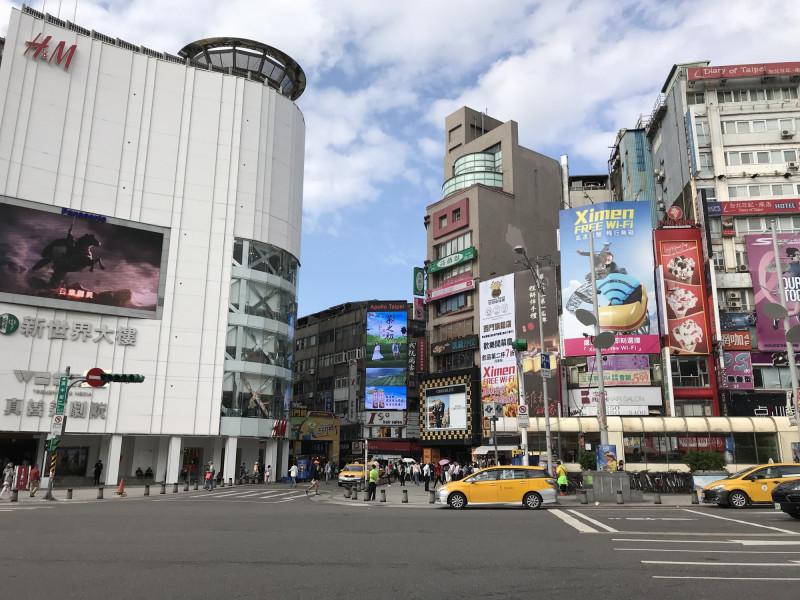 票房破億國片「艋舺」取景點之一、北市西門町經營快要一甲子的老店「成都楊桃冰」今由合作金庫資產出價8502萬元拍得、溢價率約5%。（記者徐義平攝）