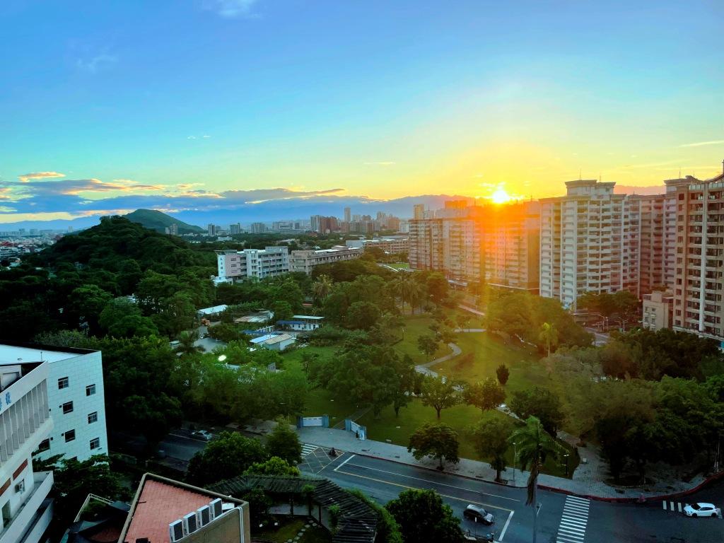 2023年前三季南部市場觀望氣氛仍在，市場將呈量縮價緩跌情勢，蛋黃區價穩，蛋白、蛋殼與供給量大區域，價格容易修正，但今年第四季起，市場可望呈量縮價穩態勢。