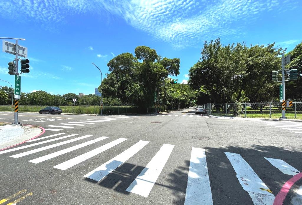 台南市近年來公辦重劃區也吸引建商進場搶標推案，公辦重劃區包括平實營區重劃區、九份子重劃區等，都成為推案當紅熱區。