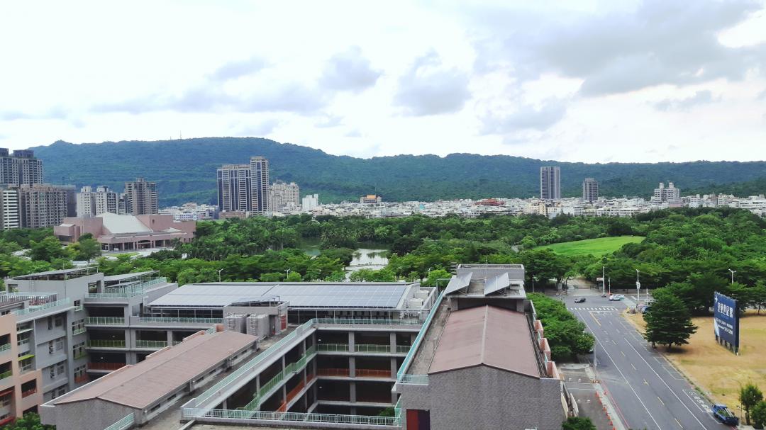 美術公園優美景觀，連結輕軌與鐵路地下化造就該區大公園景觀宅市場蓬勃成長。