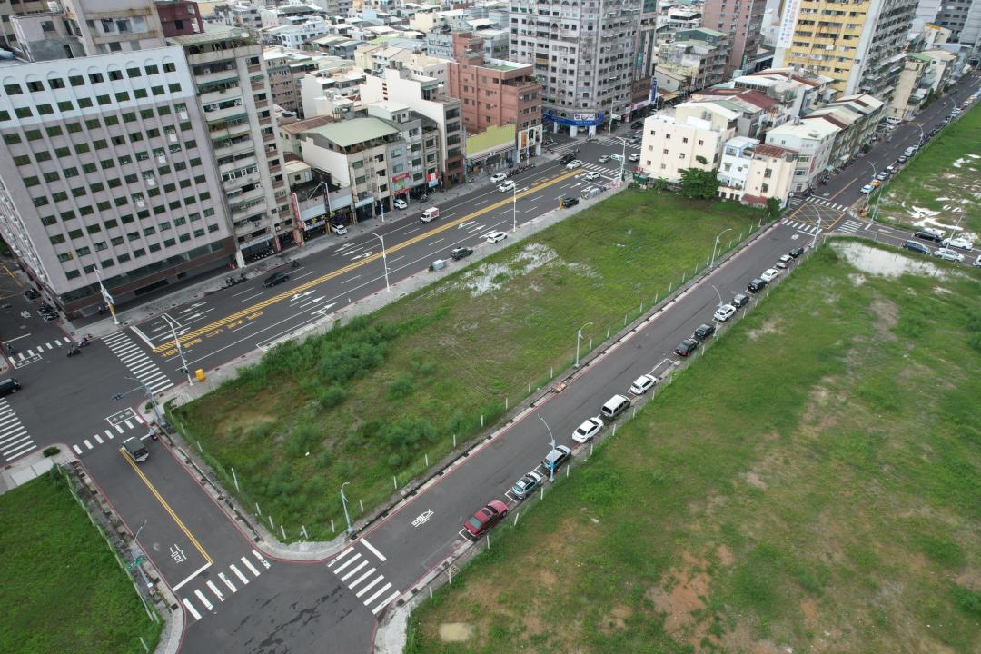 新火車站商圈旁71期重劃區約545.16坪商五土地，友友事業董事長張永義以總價9億1588萬8888元得標，單坪得標價約168萬元。（圖：高市府地政局提供）