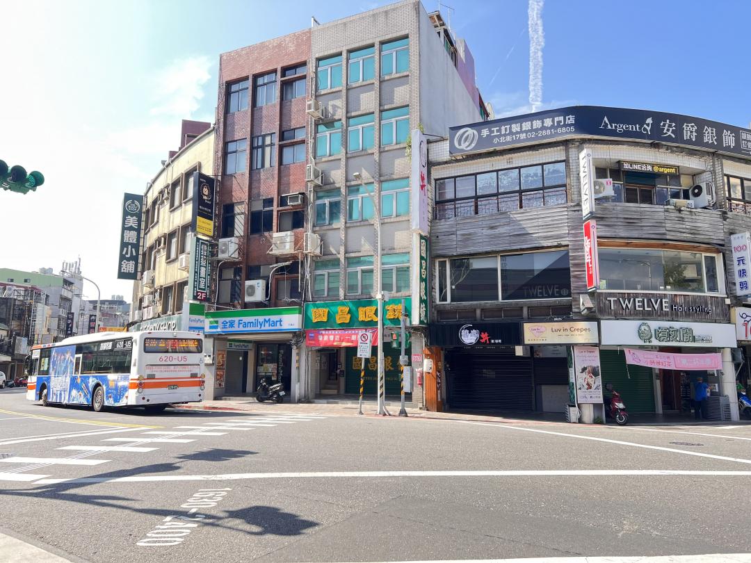 立法院21日三讀通過危老條例第5條之1修正草案，這次修法新增公有財產除3種例外情形，應一律參加危老重建。(圖/記者張瀞勻攝)
