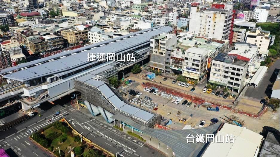 高市府捷運局於沿線捷運場站周邊全面展開聯合開發，包含公告中的RK1西基地，土地面積1058坪，預估開發量體可達12300坪，後續RK1站東基地，亦將於本年中旬公告招商捷運聯合開發。（圖：高市府提供）