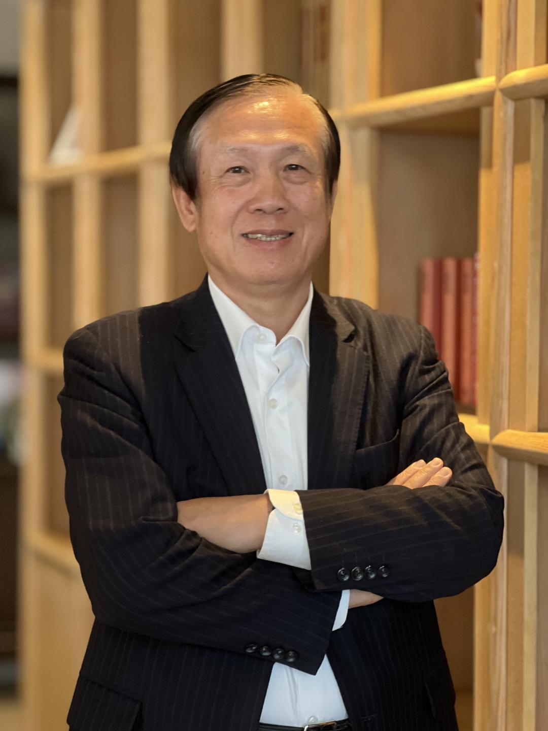 鄉林集團董事長賴正鎰6日指出，某些個案或許賣很好，但若真的要買房，需要去漏夜排隊嗎？(圖/資料照)