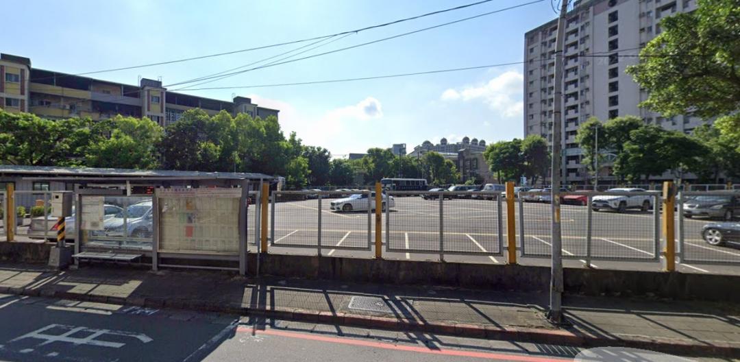 「土城區板院段」現為拖吊車場，將改建為社會住宅。(圖/取自GOOGLE街景)