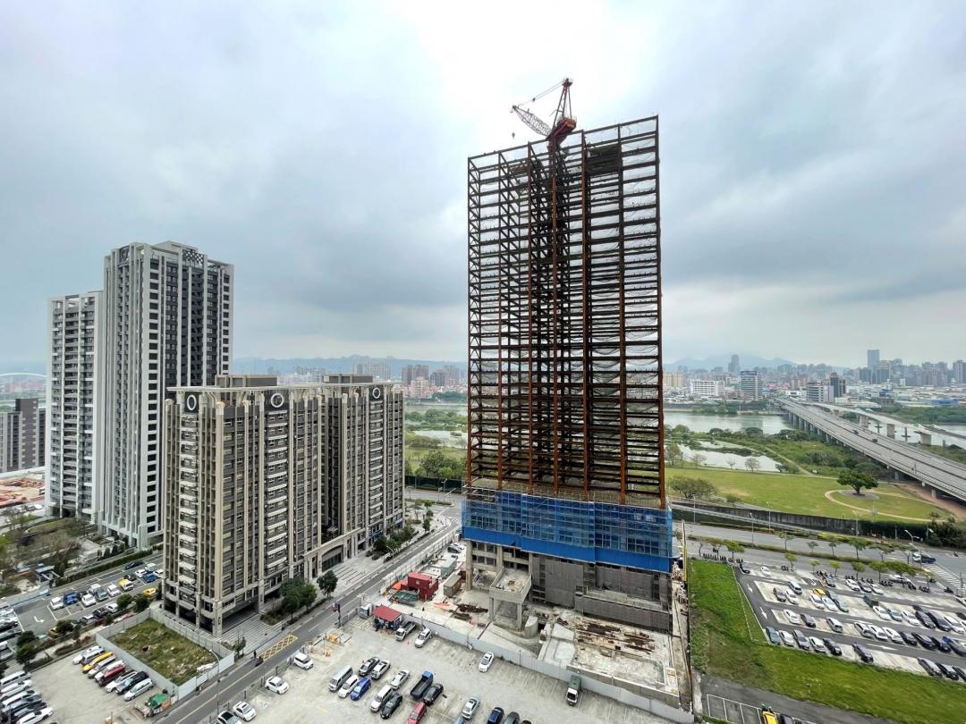 2024上半年新北市十大預售熱銷建案，平均單價幾乎全數站上5字頭。(永慶房屋提供)