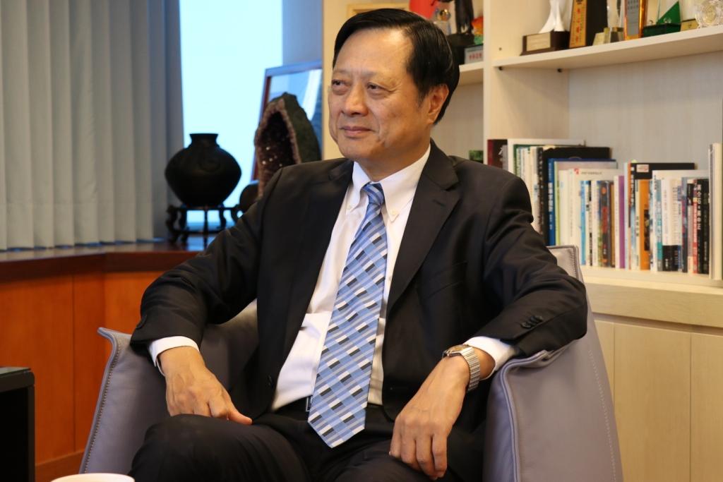 巴巴事業董事長黃烱輝發現，資金回流台灣更趨明顯，台灣會越來越有錢，資金潮不斷推向房市，想要購屋的消費者，真的要趕緊行動！（圖：業者提供）