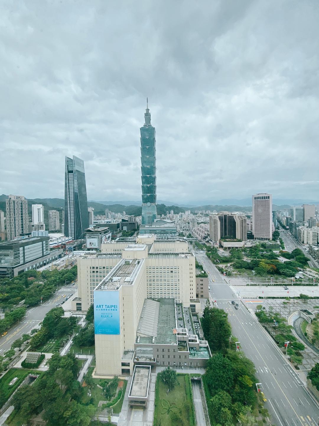 央行總裁會後聲明態度堅定，今日開盤後台股大漲200餘點，不過營建股開盤後一度下挫6%。(圖/記者張瀞勻攝)