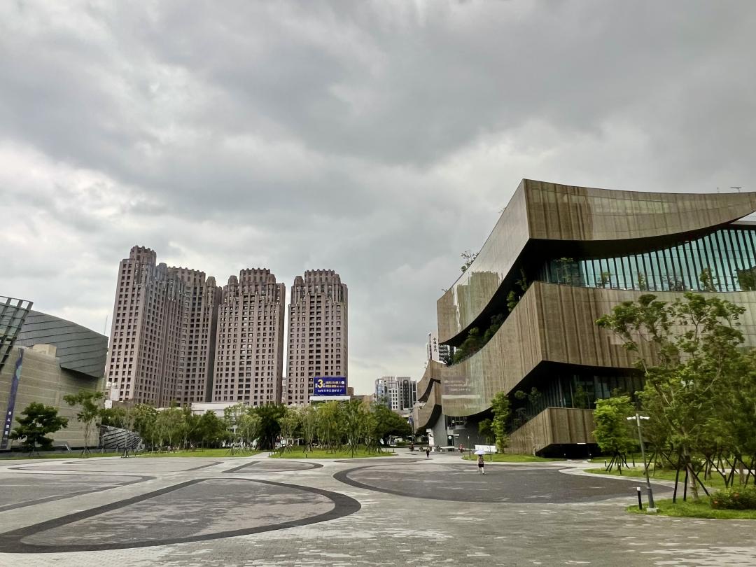 房仲根據旗下房仲網統計，桃園地區上半年以「桃園區」點擊數最高，受關注的社區集中在「藝文特區」。（記者朱語蕎攝）