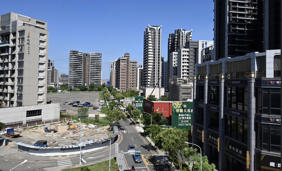 新北市和桃竹地區的最高和最低單價差皆在3.5倍，主因在於地段位置，像是桃園開出高價的新案位青埔重劃區。（住展提供）
