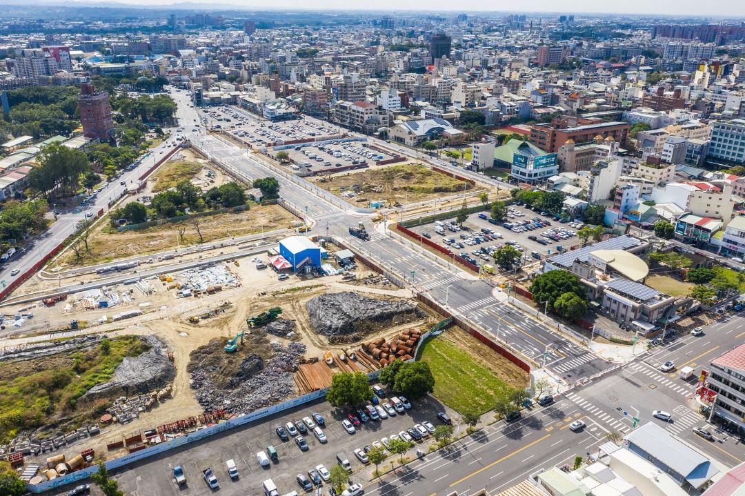 面積約9.3公頃的嘉市建國二村、復興新村市地重劃區，整體計畫預計於今(114)年5月全面完成，未來將重劃區以新生路為主軸結合周邊園區並串聯文化新絲路軸帶，融合美景、商業、藝文、永續，打造「嘉義信義新興商業區」。(圖:嘉義市府提供)