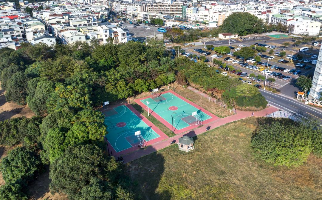 永康復國商圈規劃有忠孝運動公園充裕的綠地休閒賞景空間。(圖:業者提供)