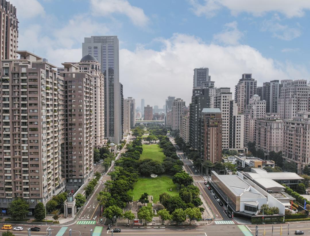 近期公開的「聯聚玉衡大廈」，基地其中一部分為沐夏汽車旅館原址，連同鄰地合計有1838坪基地，由豪宅一哥聯聚建設興建為樓高51層、每戶62坪的超高層豪宅大樓。