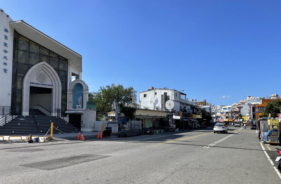 屏東縣府和公路局南工分局合作，將以人本思維重新規畫墾丁大街車道配置及安全舒適的通行空間。