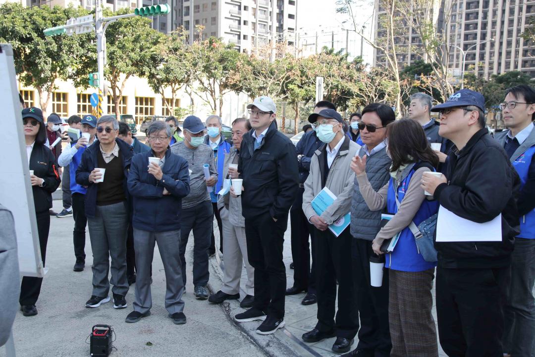 工程會20日帶領相關部會人員召開現勘及審議會議。（捷運工程局提供）