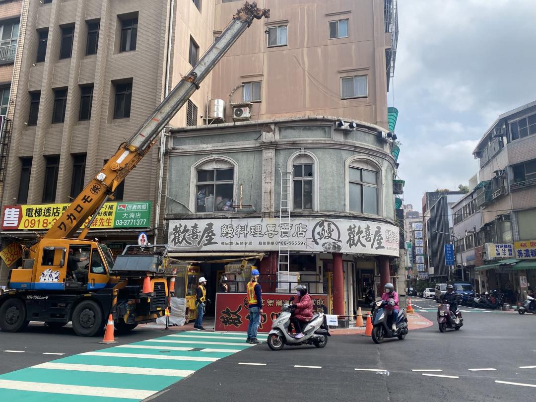 桃園景福宮周邊進行道路和商家改造，盼再現人文風華。（桃園市政府提供）