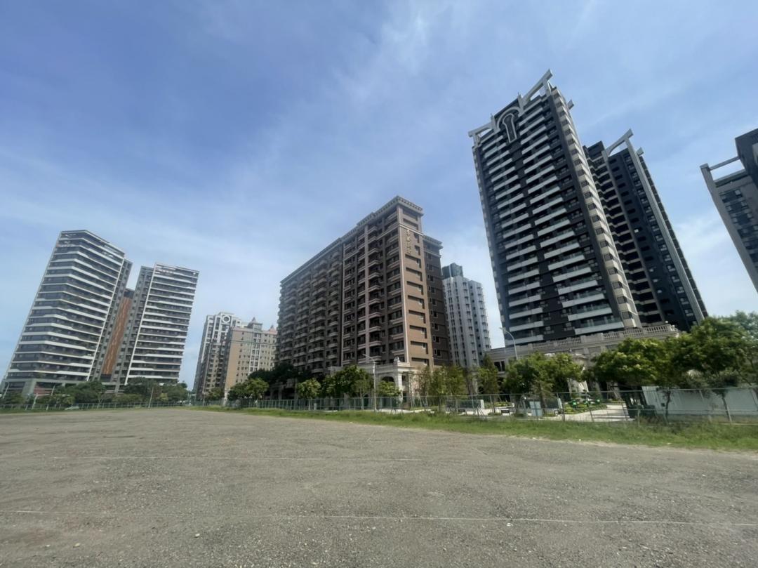 青埔高鐵特區有美術館、會展中心等大型建設，房市熱度居高不下。(圖/信義房屋提供)