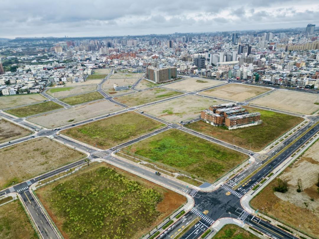 中壢運動公園區段徵收釋出10筆土地，最高一筆商業地底價29億多元。（新建工程處提供）