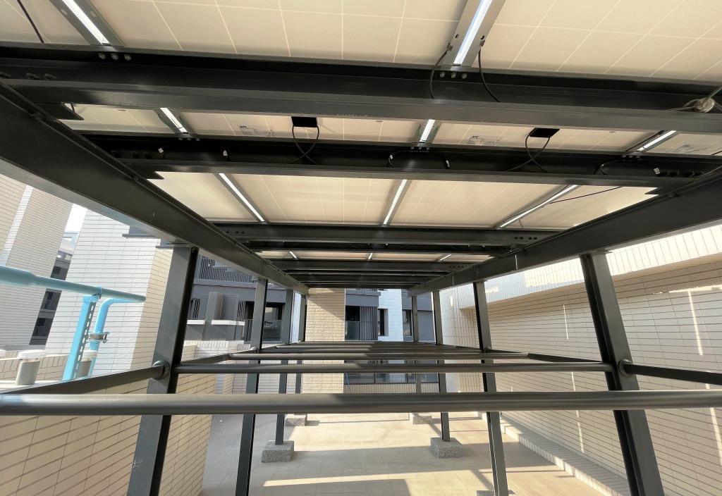 大樓建築物設置綠能與光電設備已成為綠能發展新趨勢。但管委會注意，大樓光電發電回售台電公司，必須申報營利事業所得稅，但可扣除相關成本及費用後，若是仍有所得，再計算應納稅額。