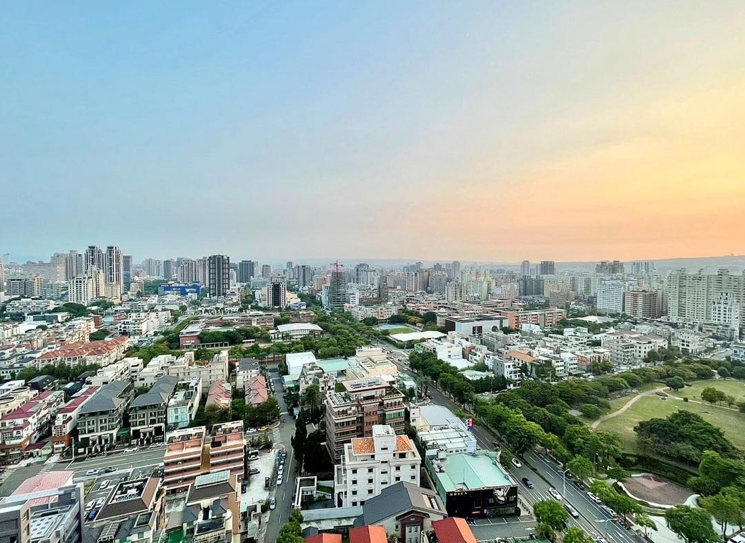 近1年實價登錄數據顯示，台中中區、西屯區的預售屋單價比中古屋單價高出1倍以上。(永慶房屋提供)